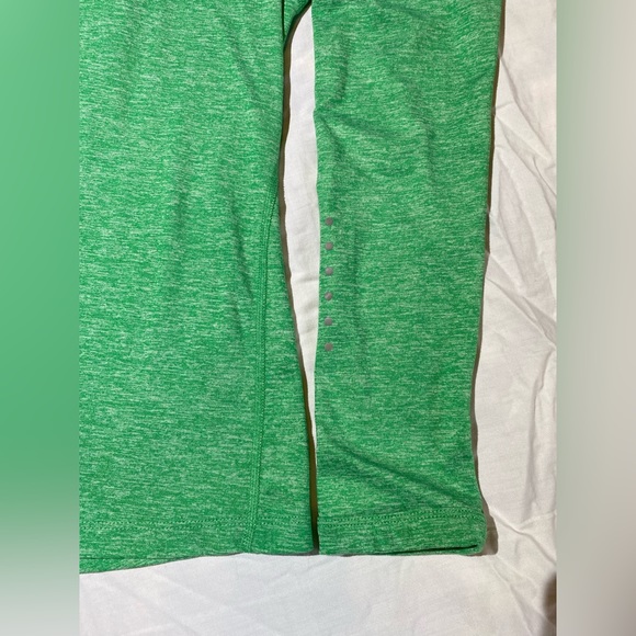 Nike Running Dri Fit Women’s 1/2 Zip Top, Size M, Green, Lightweight, EUC! - Picture 7 of 11